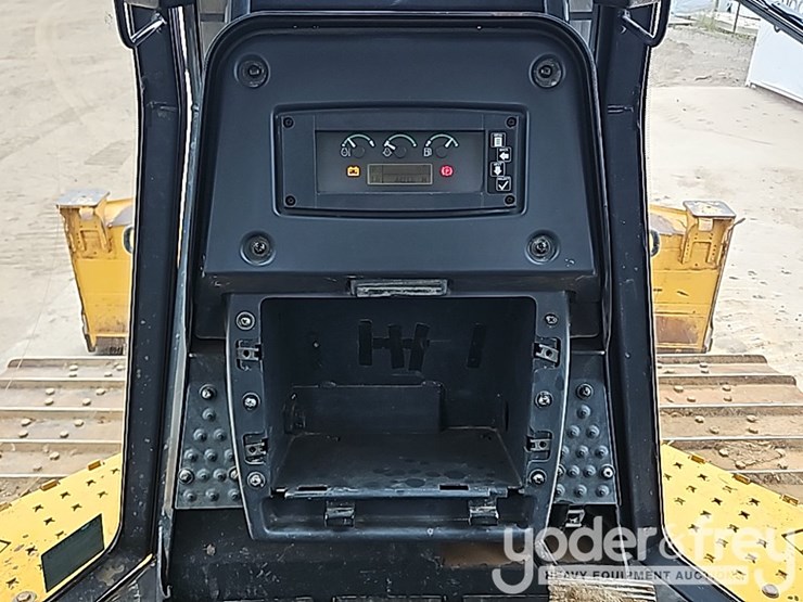 2018-deere-850k-image-73
