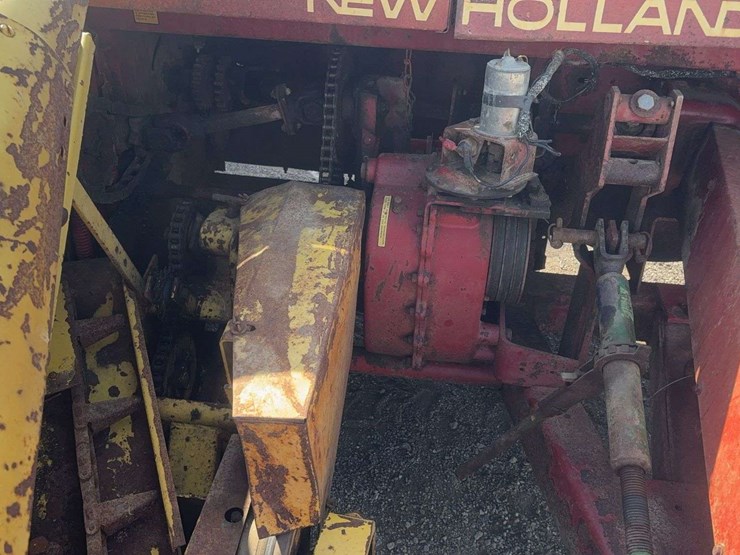 new-holland-890-image-15
