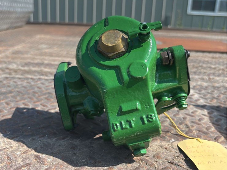 marvel-schebler-dltx-53-carburetor-image-1