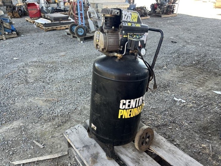 central-pneumatic-61454-air-compressor-image-3
