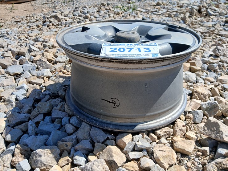 #20713-•-aluminum-rim-for-s10-pickup-(5-lug)-image-2