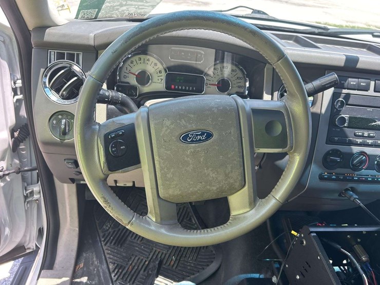 2012-ford-expedition-xlt-image-11