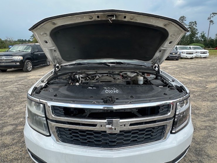 2015-chevrolet-tahoe-image-61