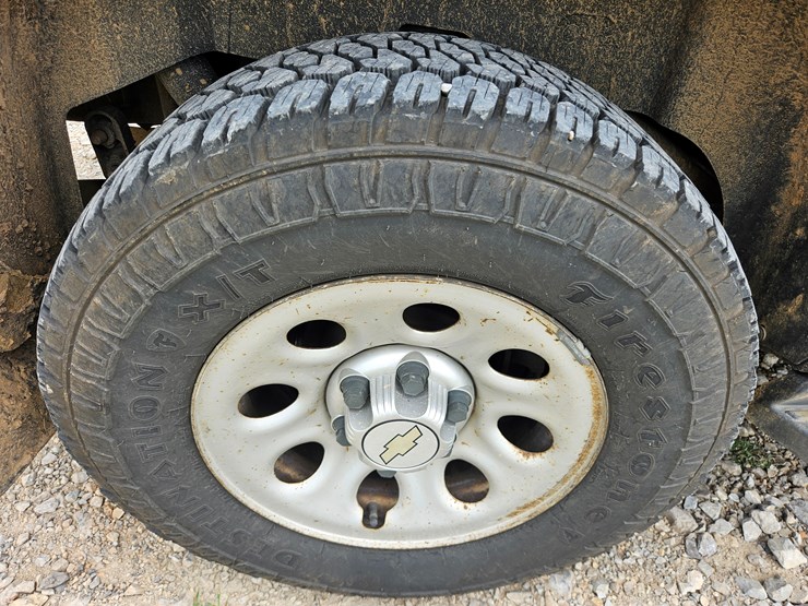 2010-chevrolet-tahoe-image-51