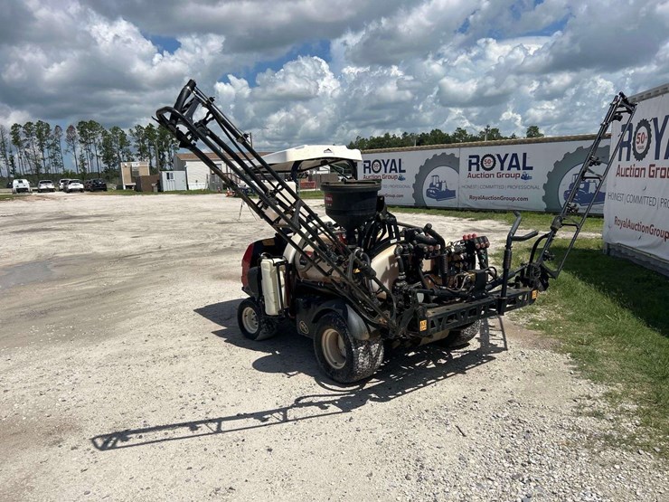 2015-toro-multi-pro-1750-175-gallon-turf-sprayer-cart-image-4