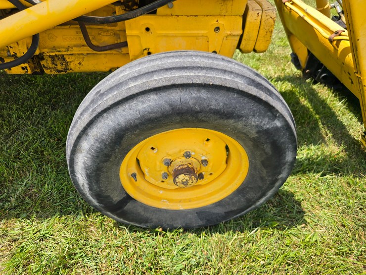ford-tractor-image-77