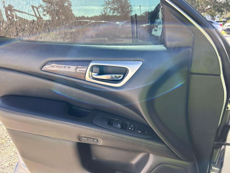 2013-nissan-pathfinder-image-11