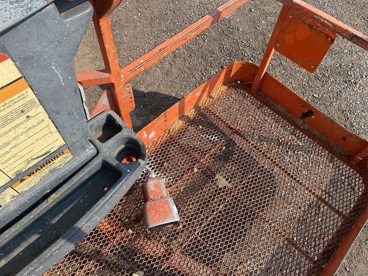 2004-jlg-600s-image-19