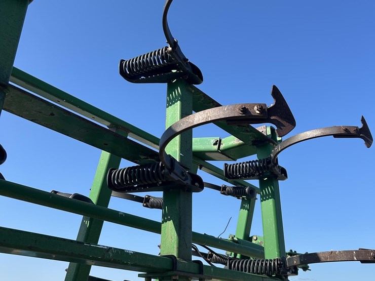 2004-john-deere-2210-image-28