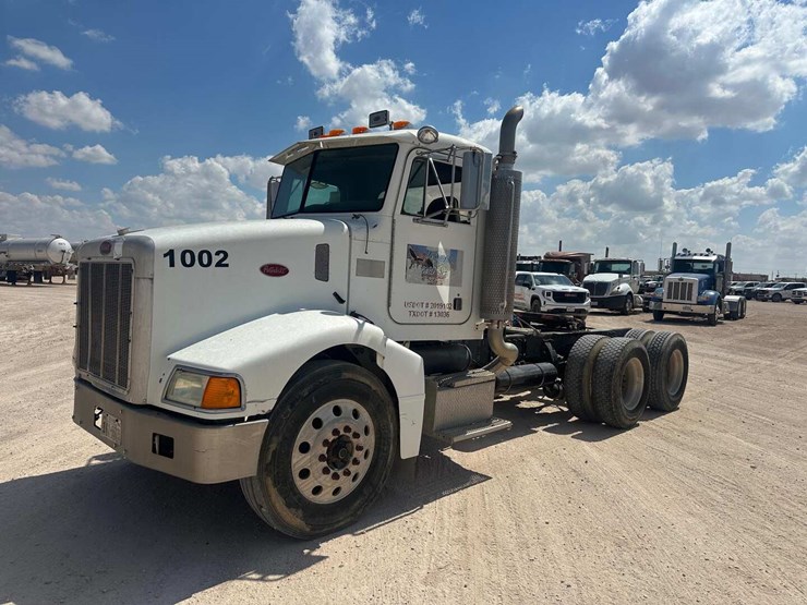 2004-peterbilt-385-image-1