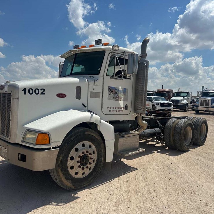 2004 PETERBILT 385