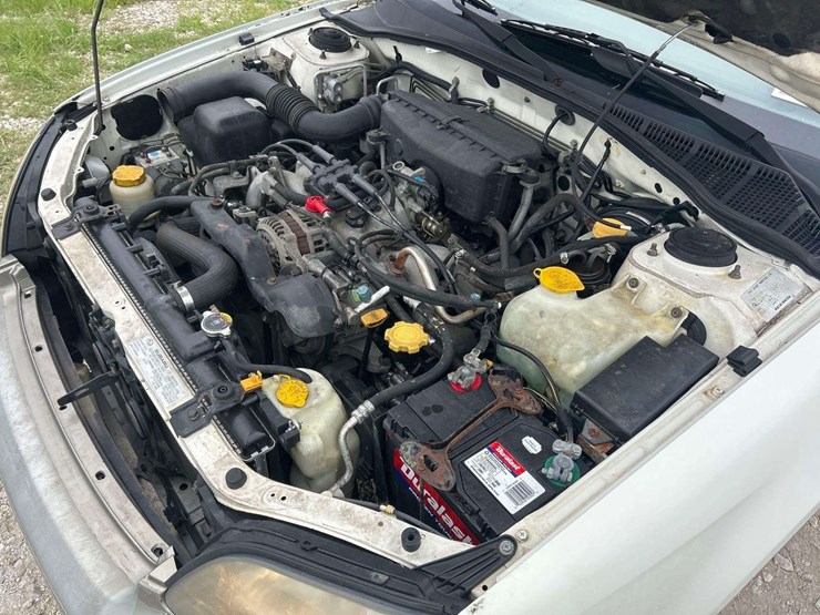 2001-subaru-outback-awd-suv-image-7