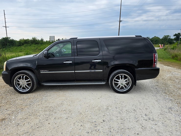 2011-gmc-yukon-xl-image-9