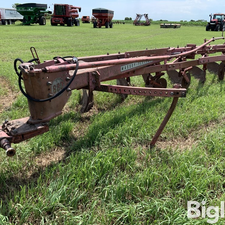 MASSEY-FERGUSON 880