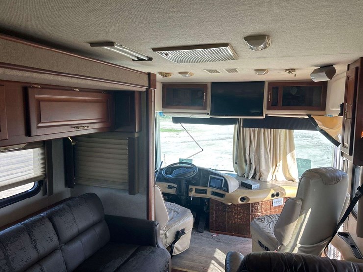 2002-fleetwood-expedition-36ft-motorhome-image-19