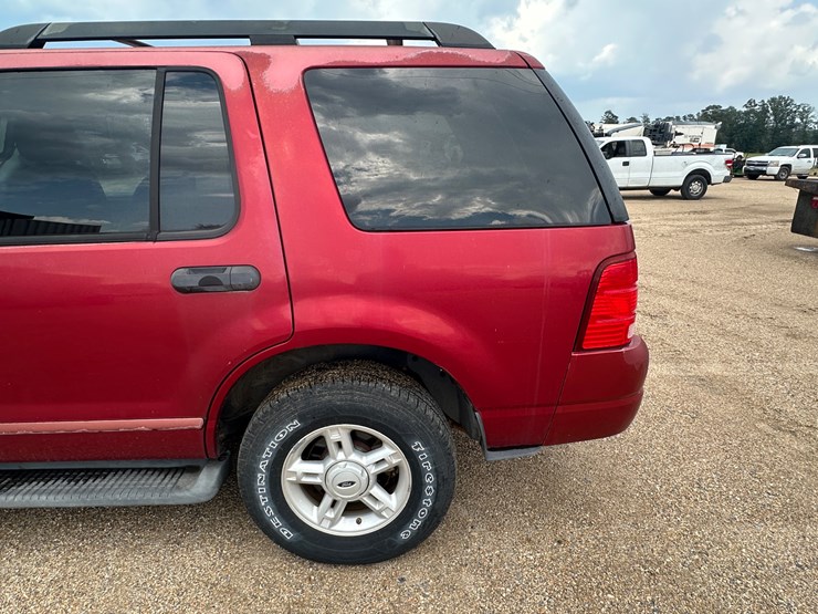 2005-ford-explorer-image-9