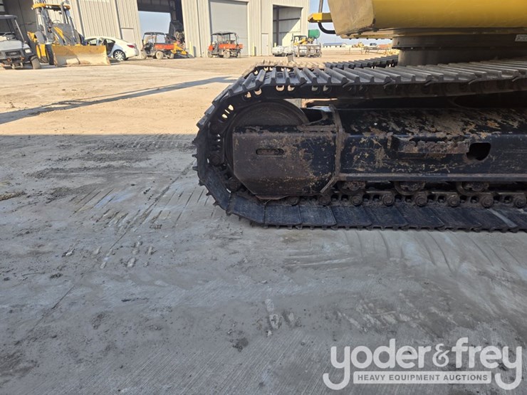 2022-deere-130g-image-14