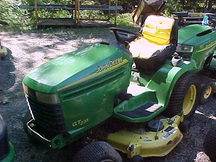 john-deere-gt235-image-1