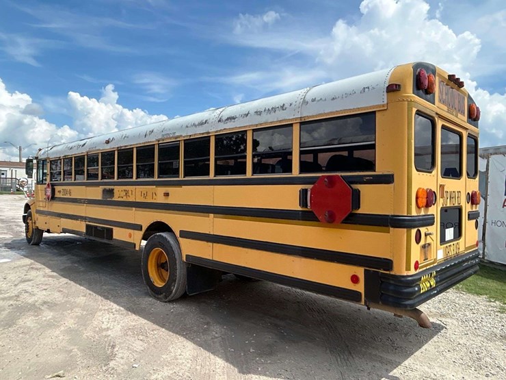 2004-ic-corporation-3000ic-school-bus-image-4