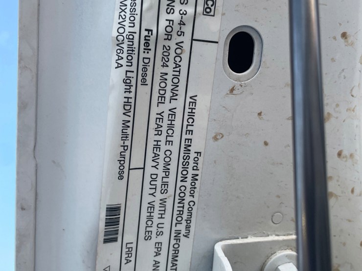 2024-ford-f550-image-11