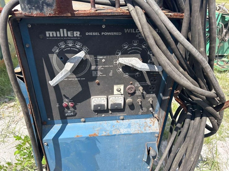 miller-wildcat-350-d-welder-image-5
