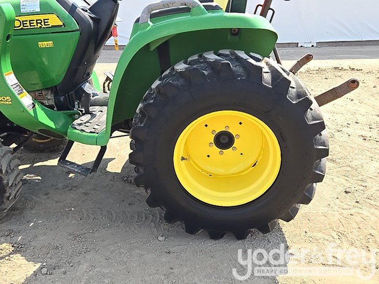 2009-john-deere-3038e-image-17