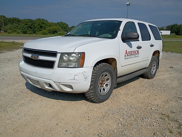 2010-chevrolet-tahoe-image-1