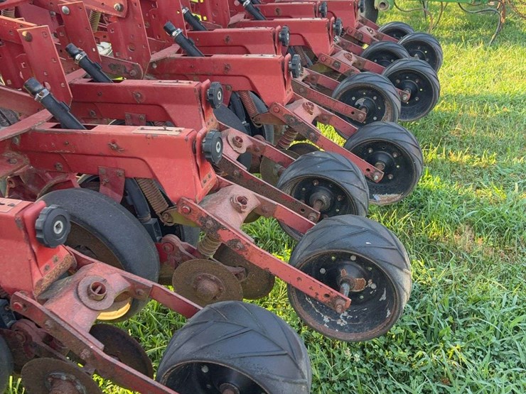 case-5400-drill,-20ft,-soybean-special,-yetter-no-till,-with-markers-image-15