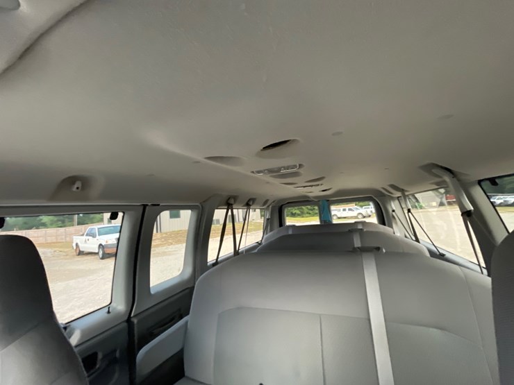 2014-ford-e350-image-15