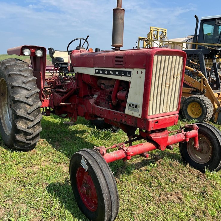 Farmall 656
