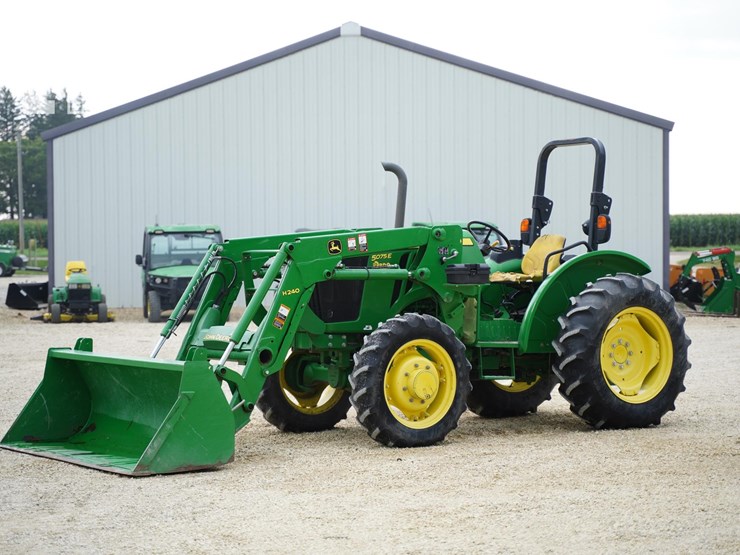 2015-john-deere-5075e-image-1