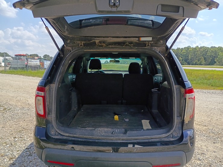 2014-ford-explorer-image-56