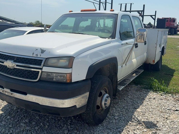2006-chevrolet-silverado-image-2