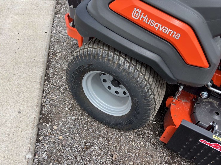 2022-husqvarna-zero-turn-mower-image-9