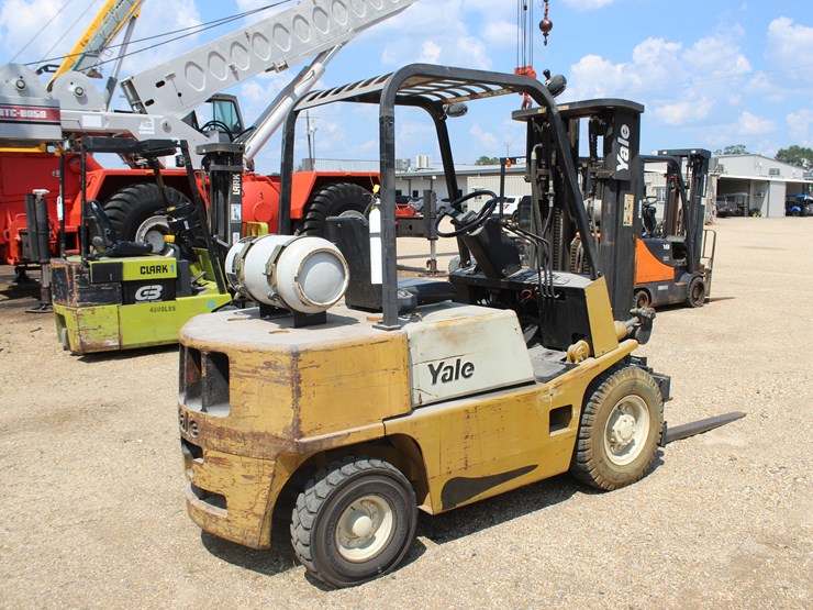 #22907-•-yale-gp050-forklift-image-3
