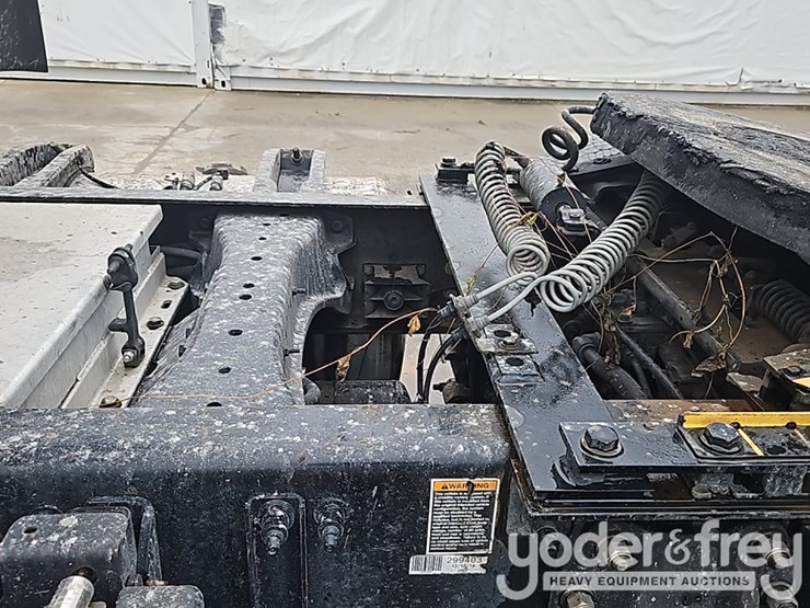 2015-peterbilt-579-image-20