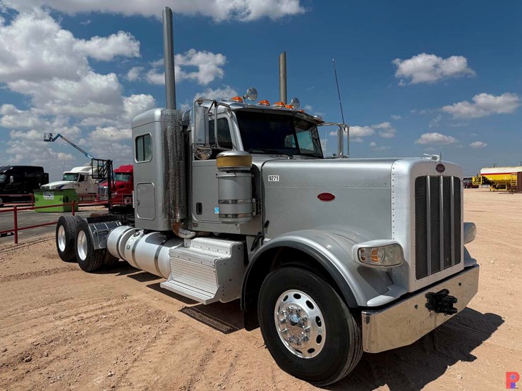 2013-peterbilt-388-image-2