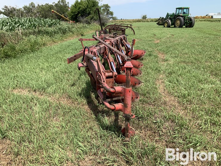 massey-ferguson-880-image-6