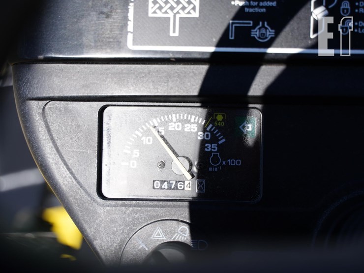2003-john-deere-2210-image-30