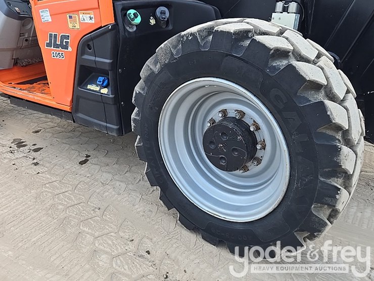 2019-jlg-1055-image-19