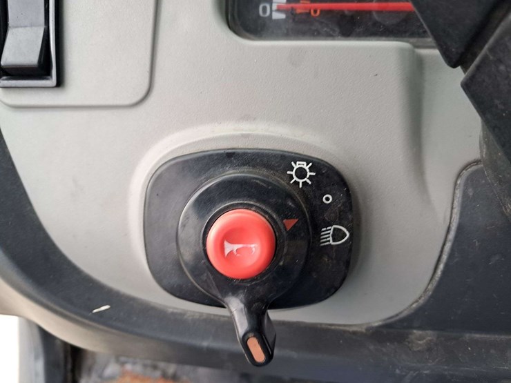 2014-kubota-1100-rtv-image-17
