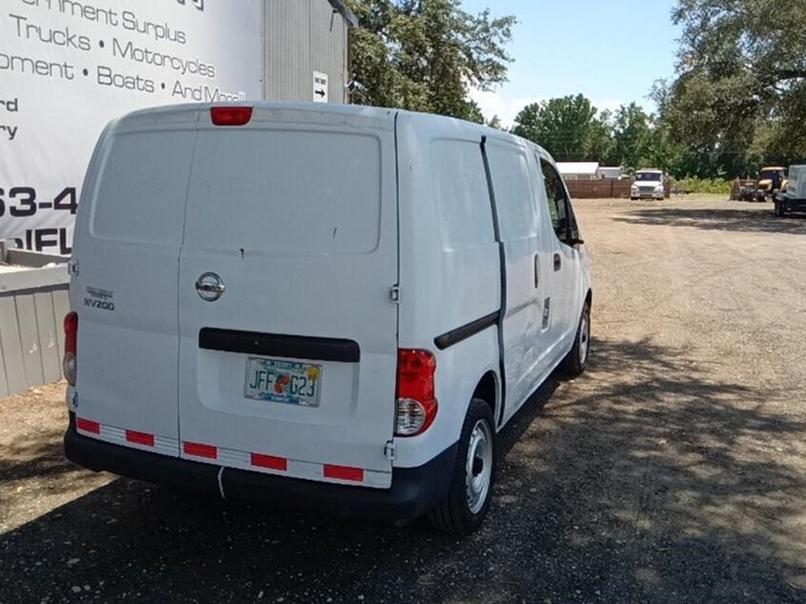 2015-nissan-nv200-image-7