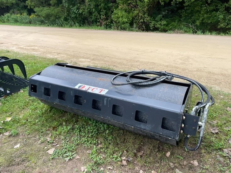 new-jct-skidsteer-roller-image-2