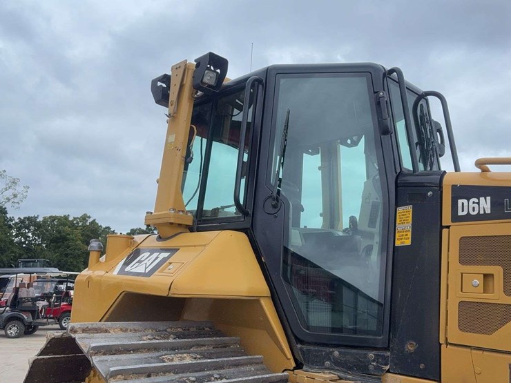 2013-cat-dgn-lgp-dozer-image-25