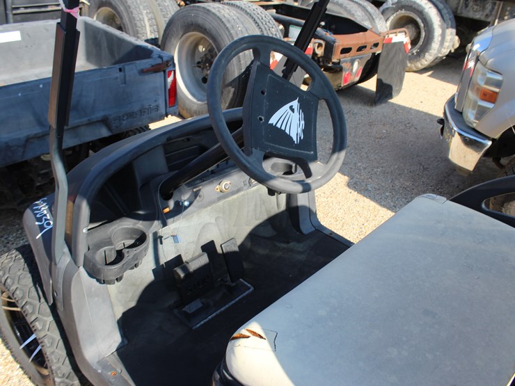 #23039-•-club-car-golf-cart,-48-volts,-white-|-parts-or-repair-image-6