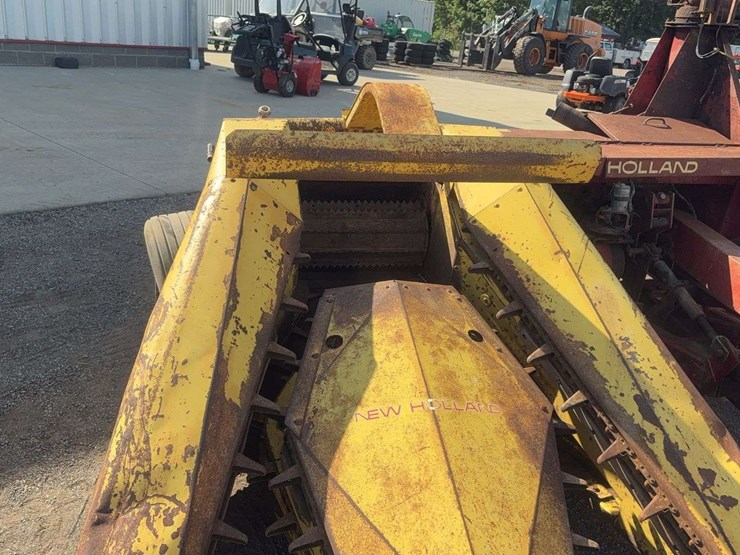 new-holland-890-image-13