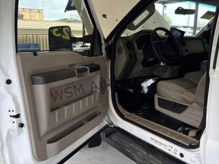 2008-ford-f550-image-21