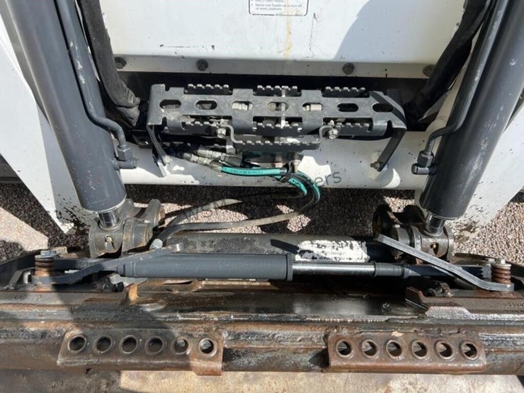 2018-bobcat-t750-image-15