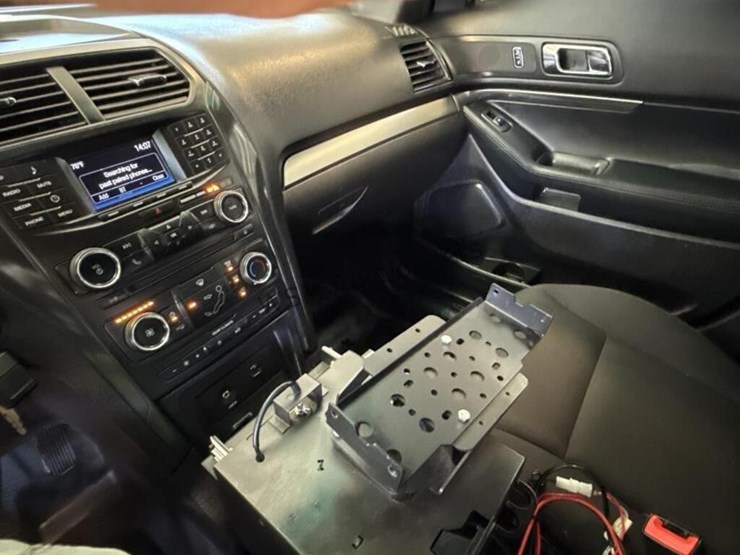 2016-ford-explorer-image-20
