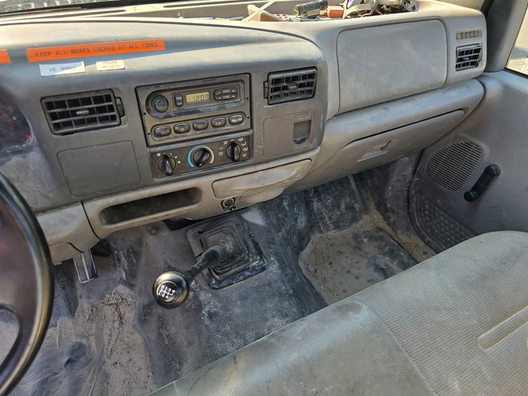 2000-ford-f550-image-50